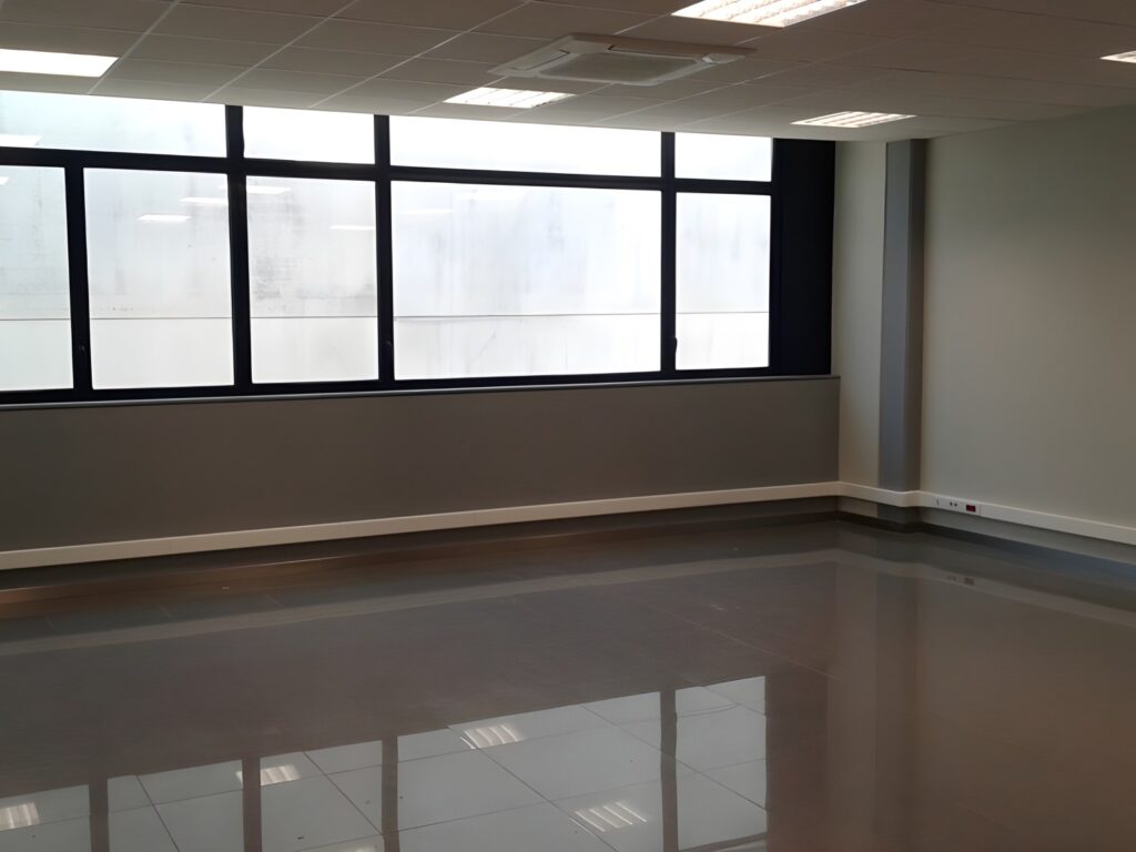 Oficina en alquiler de 48m2 en edificio con