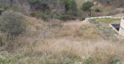 ¿Buscas un terreno para construir la casa de tus sueños? Este terreno urbanizable en Rubí, ubicado en la tranquila zona de Castellnou i Can Mir, ofrece una excelente oportunidad. Con una superficie de 555 m2, se presenta como un espacio ideal para desarrollar un proyecto residencial.