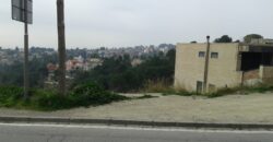 ¿Buscas un terreno para construir la casa de tus sueños? Este terreno urbanizable en Rubí, ubicado en la tranquila zona de Castellnou i Can Mir, ofrece una excelente oportunidad. Con una superficie de 555 m2, se presenta como un espacio ideal para desarrollar un proyecto residencial.