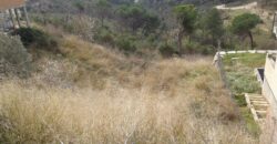 ¿Buscas un terreno para construir la casa de tus sueños? Este terreno urbanizable en Rubí, ubicado en la tranquila zona de Castellnou i Can Mir, ofrece una excelente oportunidad. Con una superficie de 555 m2, se presenta como un espacio ideal para desarrollar un proyecto residencial.