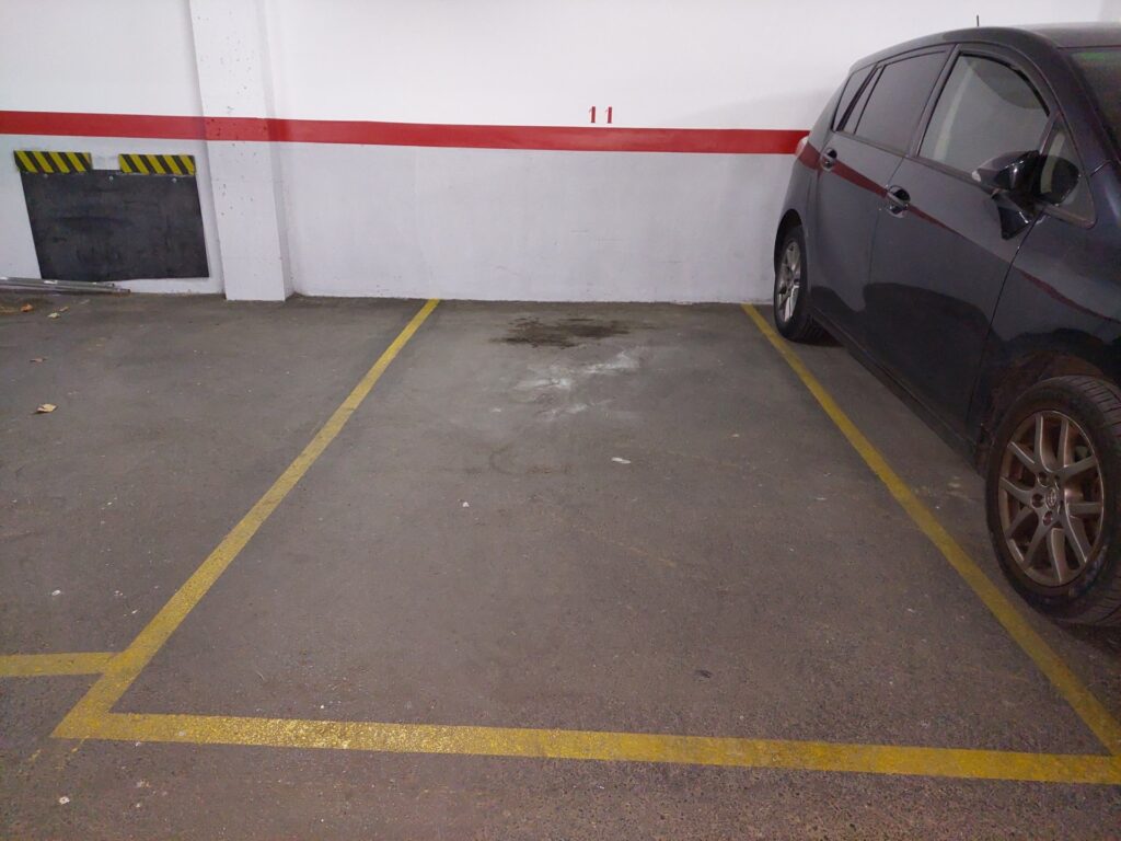 Plaza de Parking en venta de 10m2 situada