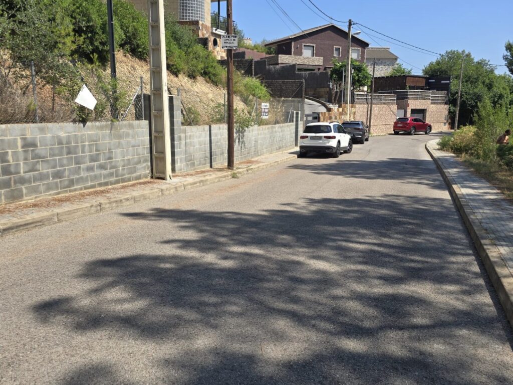 Terreno de 470m2 en Valles Park. Orientación Oeste.