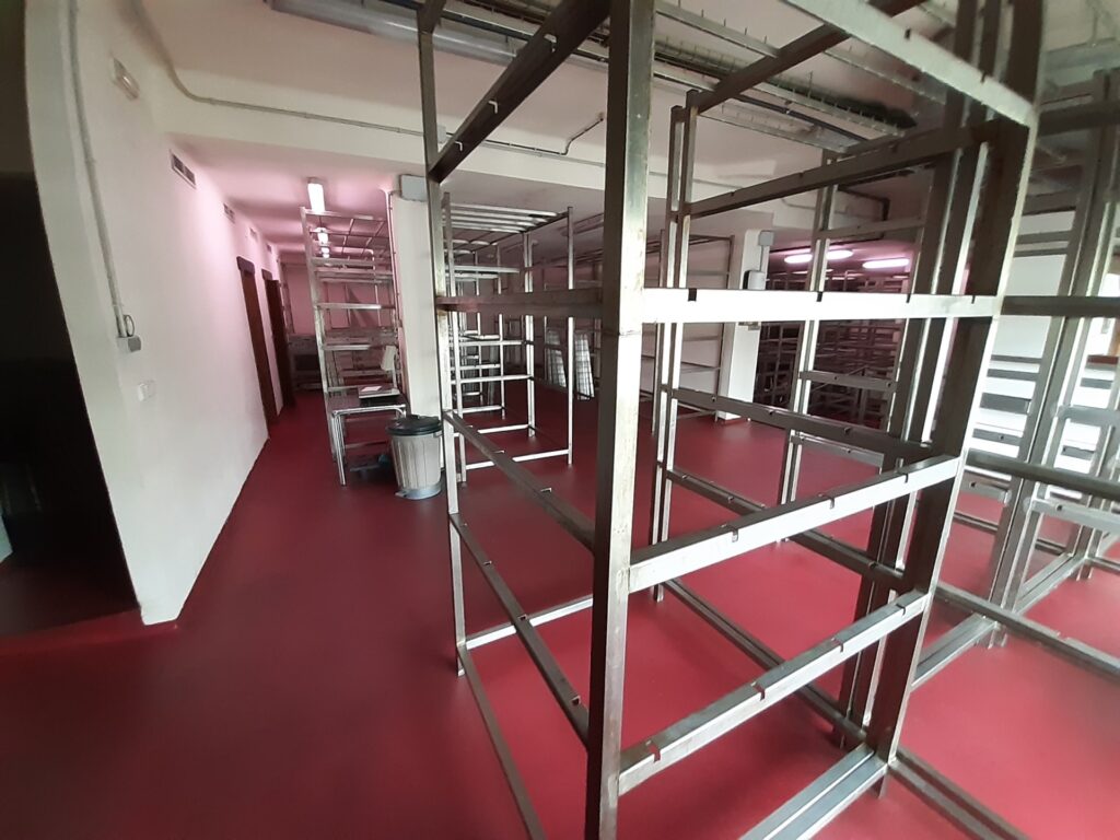 Espectacular local situat a zona S. XXI de