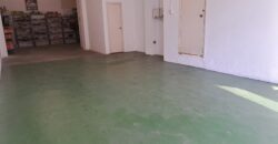 Oportunitat de lloguer a Rubí! S´ofereix un local de 201 m² en una ubicació estratègica, ideal per a diversos negocis. Situat a la zona de Madrid – Av. Estatut, aquest espai en planta baixa compta amb una alçada de sostre de 3,83 m, cosa que proporciona una sensació d’amplitud i lluminositat.