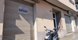 Oportunitat de lloguer a Rubí! S´ofereix un local de 201 m² en una ubicació estratègica, ideal per a diversos negocis. Situat a la zona de Madrid – Av. Estatut, aquest espai en planta baixa compta amb una alçada de sostre de 3,83 m, cosa que proporciona una sensació d’amplitud i lluminositat.