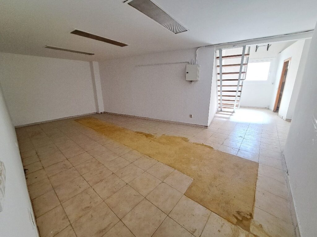 SANT CUGAT: Local situat a Ramba del Celler.