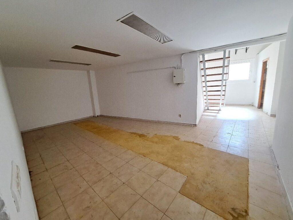 SANT CUGAT: Local situat a Ramba del Celler.