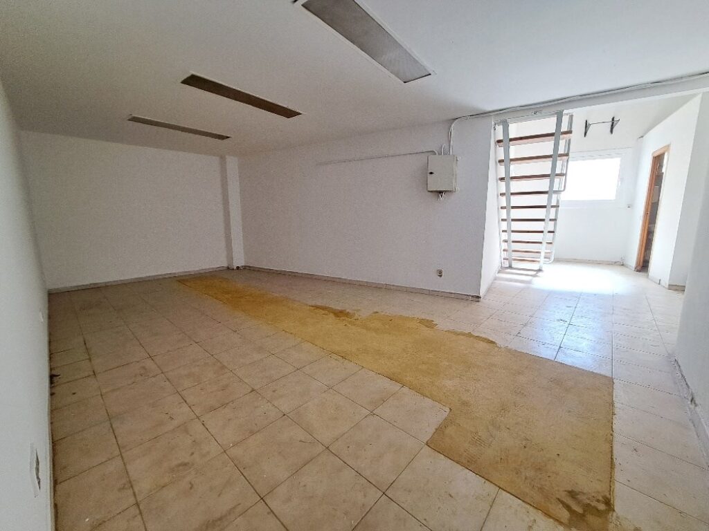 SANT CUGAT: Local situat a Ramba del Celler.