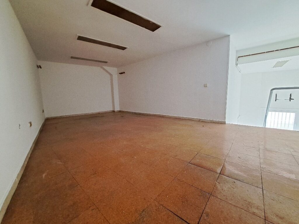 SANT CUGAT: Local situat a Ramba del Celler.