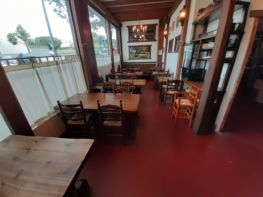 RUBI: Espectacular local seminuevo totalmente