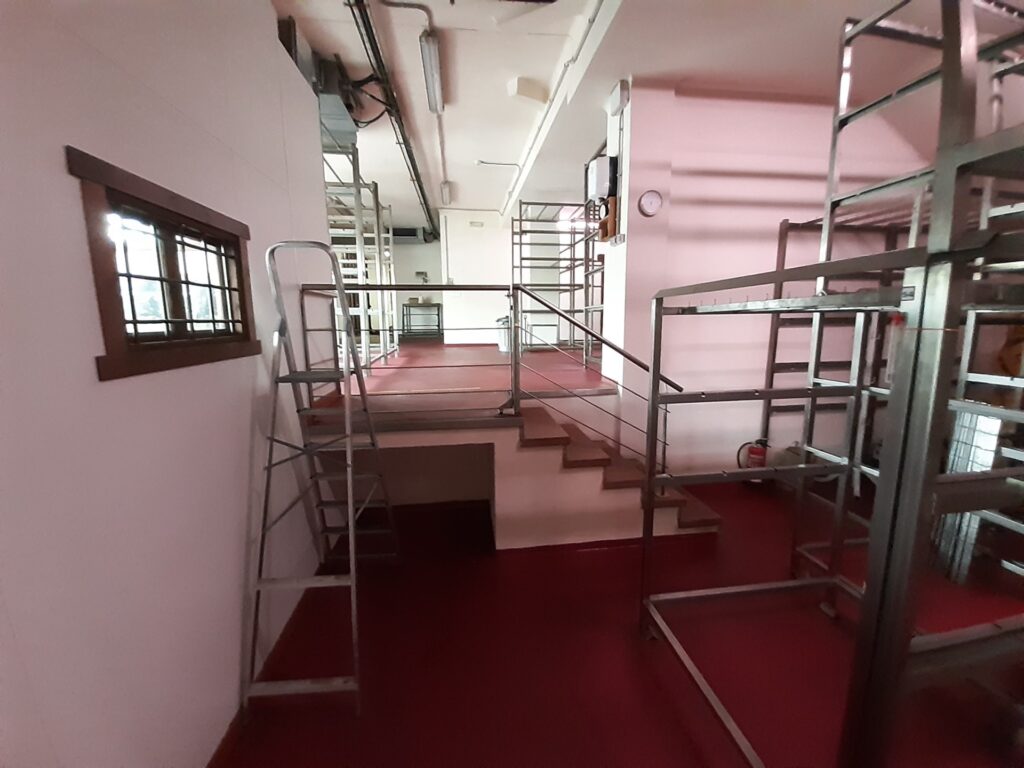 RUBI: Espectacular local seminuevo totalmente