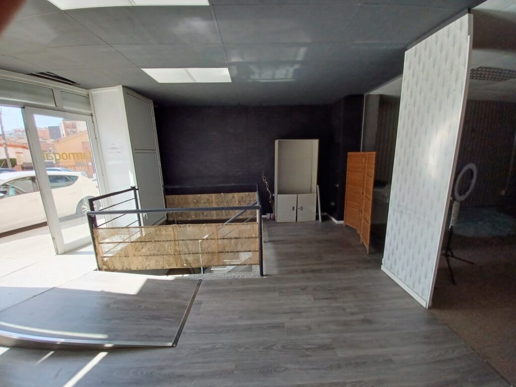Local Llogat a prop del Mercat de Rubí.