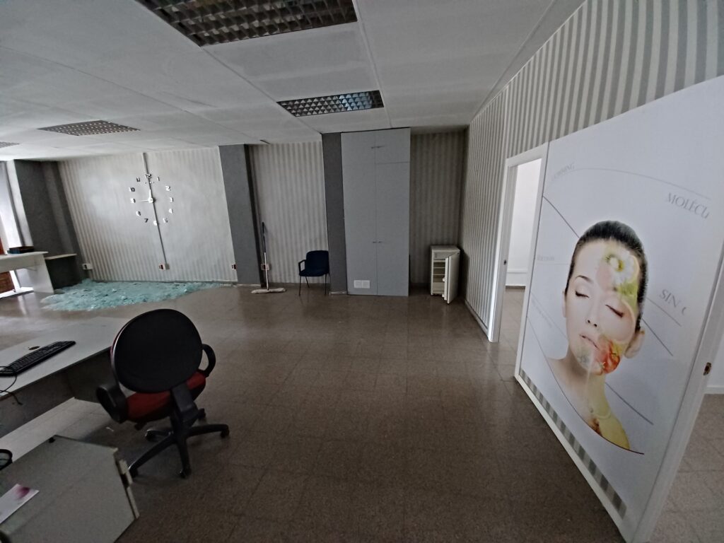 Local Llogat a prop del Mercat de Rubí.