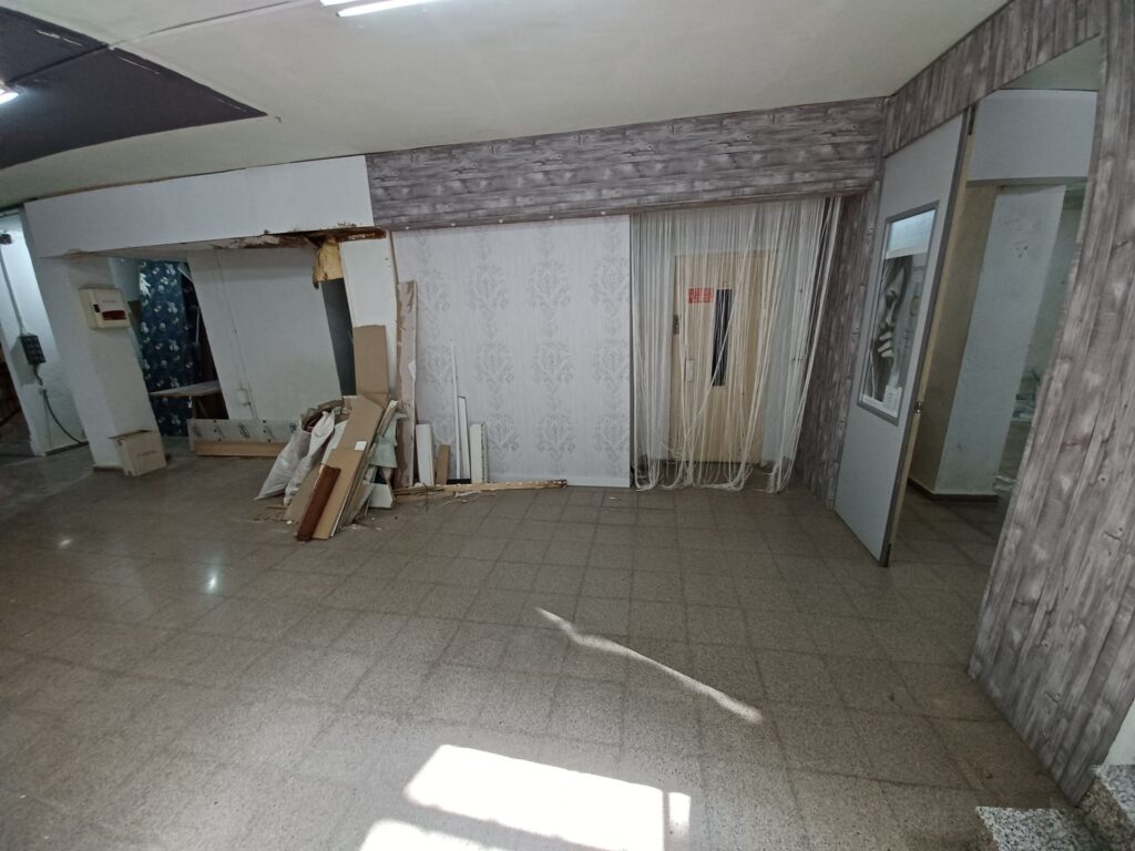 Local Llogat a prop del Mercat de Rubí.