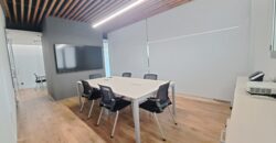 Espectacular despatx-oficina molt lluminosa i en perfecte estat.