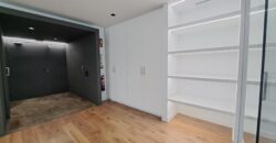 Espectacular despatx-oficina molt lluminosa i en perfecte estat.