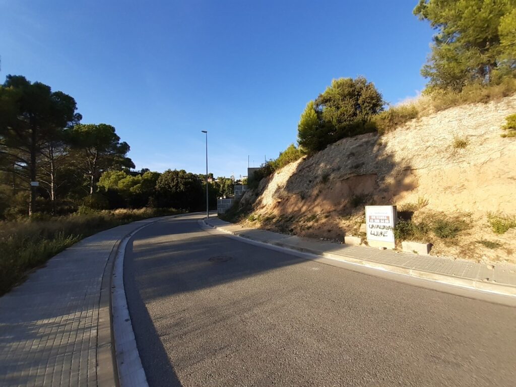 Rubí: S’ofereix terreny en venda a la tranquil·la urbanització de CAN SOLA. Amb una superfície de 495 m².