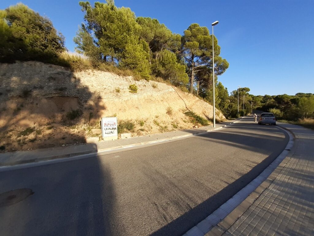 Rubí: S’ofereix terreny en venda a la tranquil·la urbanització de CAN SOLA. Amb una superfície de 495 m².