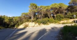 S’ofereix en venda un terreny edificable de 498 m² a la tranquil·la urbanització de Rubí, situada a la zona de Can Sola. Aquest espai presenta una excel·lent oportunitat per a aquells que busquen construir la seva llar en un entorn tranquil i ben comunicat.