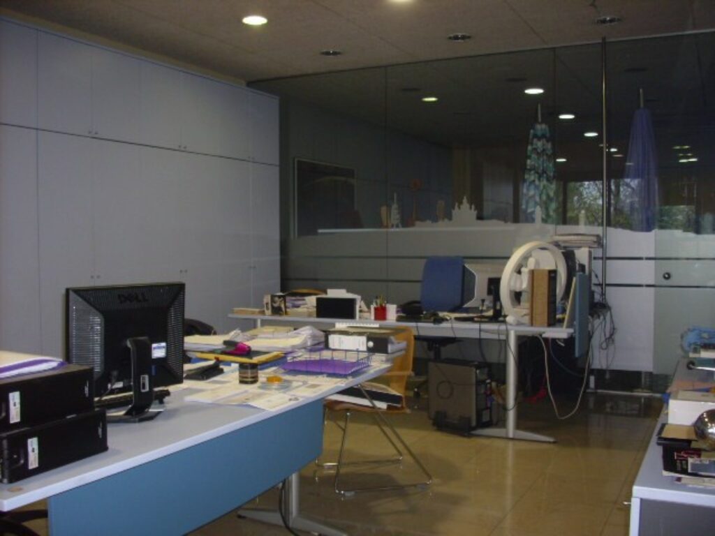 RUBI: Oficina en venta situada en P.I. Cova