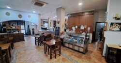 Oportunitat única de negoci en funcionament com a bar-restaurant totalment muntat en local de 282 m2 al polígon industrial del Clot de Ripollet i proper al Centre.