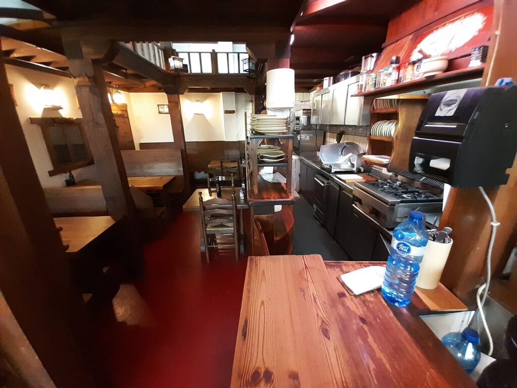 RUBI: Espectacular local seminou totalment