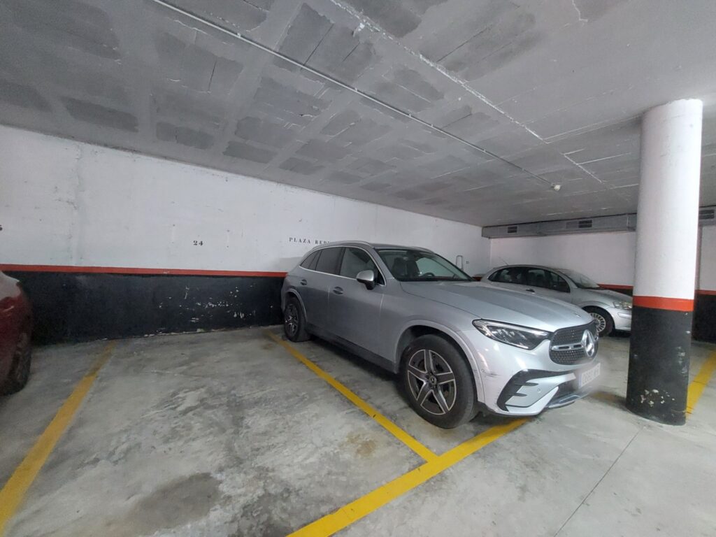 ¡Dúplex en venda a Rubí, 3 habitacions, terrassa i piscina, ideal per a la teva família!