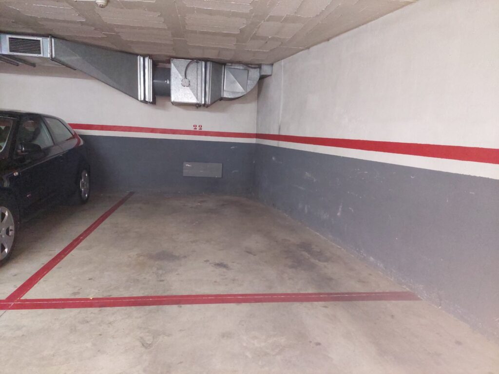 ¡Aparcament en lloguer a Rubí, zona Pl. Progrés, 12 m2!
