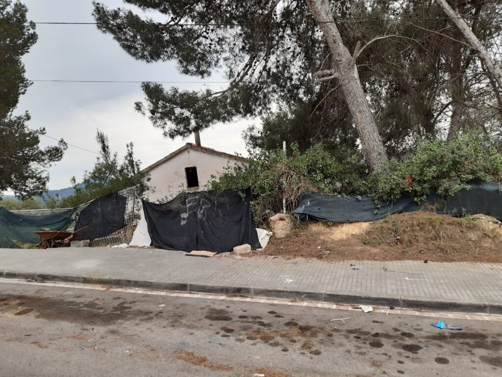 RUBI: Preciosa parcel·la de 600m2 amb 18