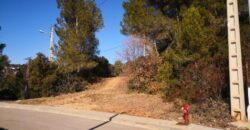 Se presenta un terreno urbanizable en venta, ubicado en la zona de Castellnou i Can Mir, en Rubí. Esta propiedad cuenta con una extensión de 756 m², con la posibilidad de edificación, lo que ofrece una excelente oportunidad para desarrollar un proyecto residencial .