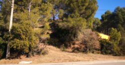 Se presenta un terreno urbanizable en venta, ubicado en la zona de Castellnou i Can Mir, en Rubí. Esta propiedad cuenta con una extensión de 756 m², con la posibilidad de edificación, lo que ofrece una excelente oportunidad para desarrollar un proyecto residencial .