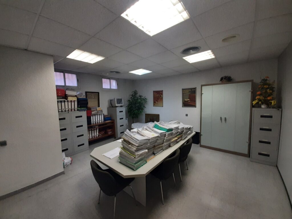 LOCAL DE VENDA I LLOGUER TOTALMENT EQUIPAT