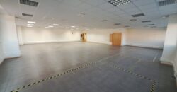 Oficina de lloguer de 217m2 en edifici amb