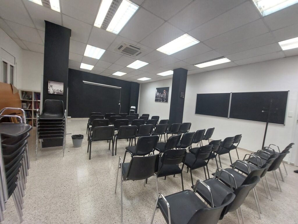 ¡Oficina de lloguer a Rubí, 64 m2 amb calefacció i aire condicionat!