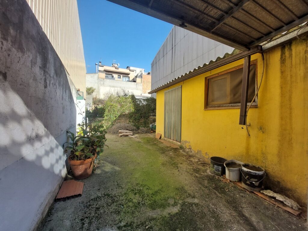 Terreny urbanitzable en venda a Rubí, 232 m2 llestos per construir el teu projecte ideal!