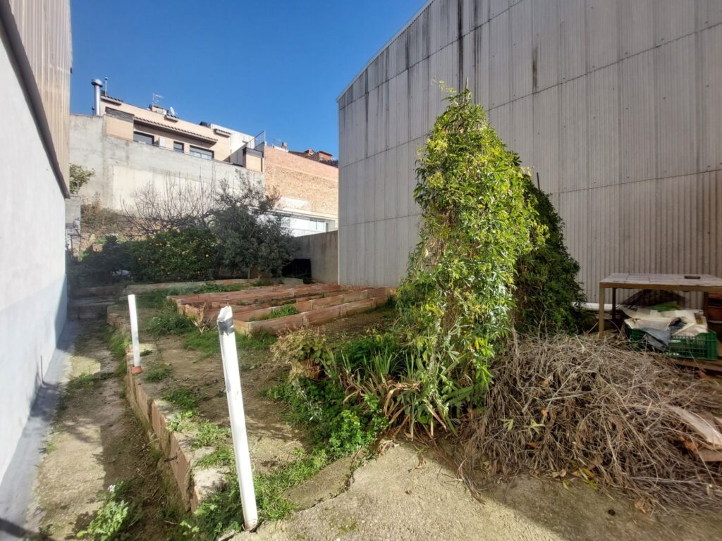 Terreny urbanitzable en venda a Rubí, 232 m2 llestos per construir el teu projecte ideal!