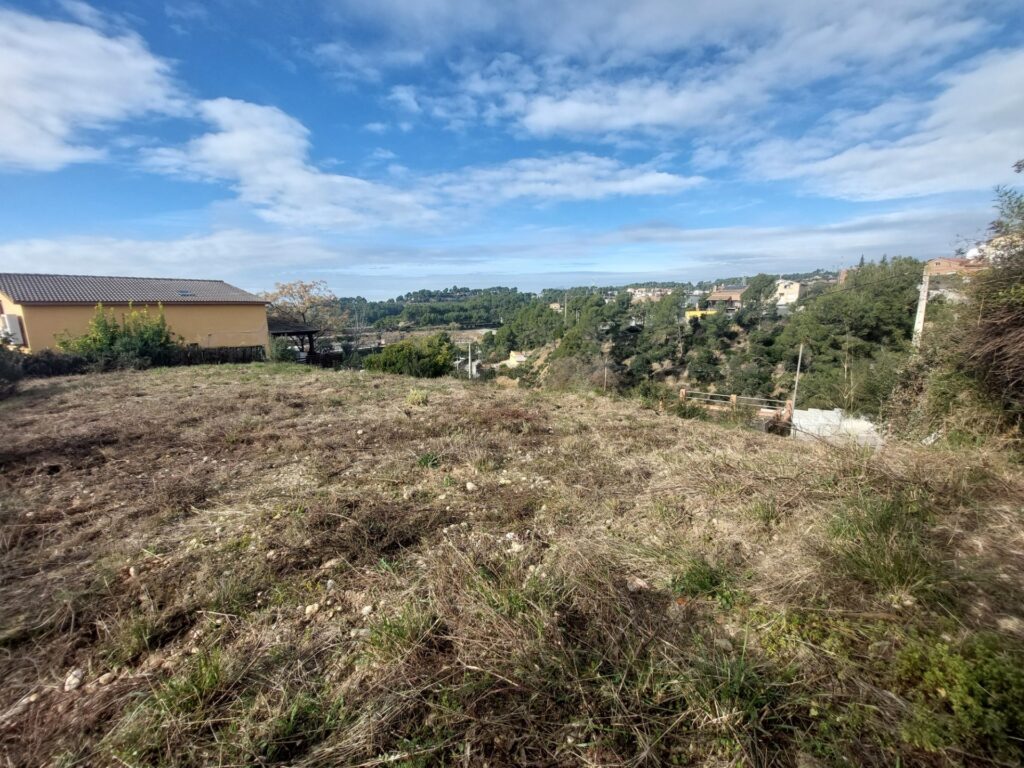 Terreny urbanitzable en venda a Rubí, 755 m2 per construir el teu projecte ideal!