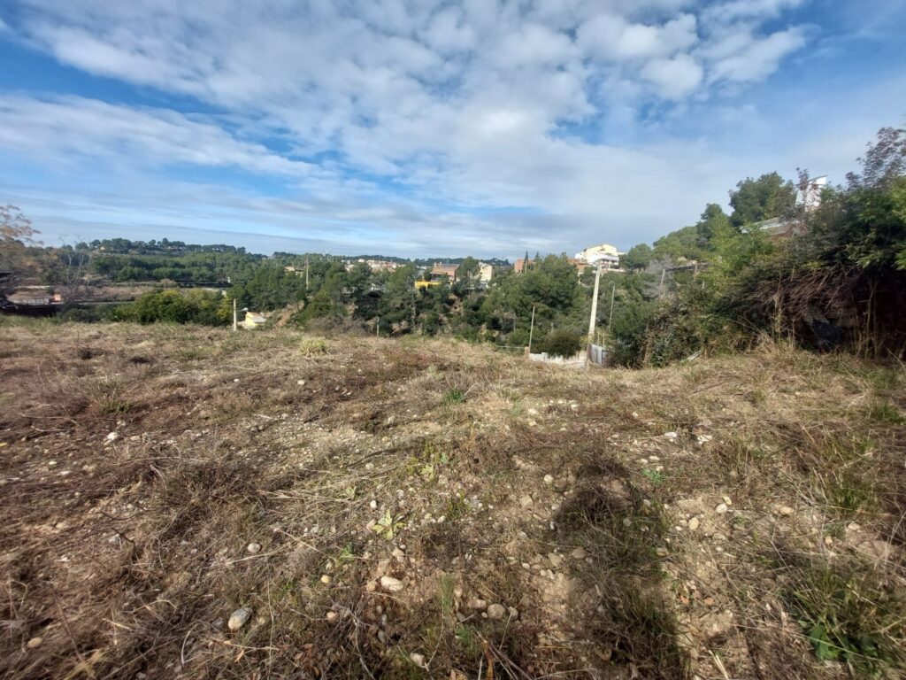 Terreny urbanitzable en venda a Rubí, 755 m2 per construir el teu projecte ideal!