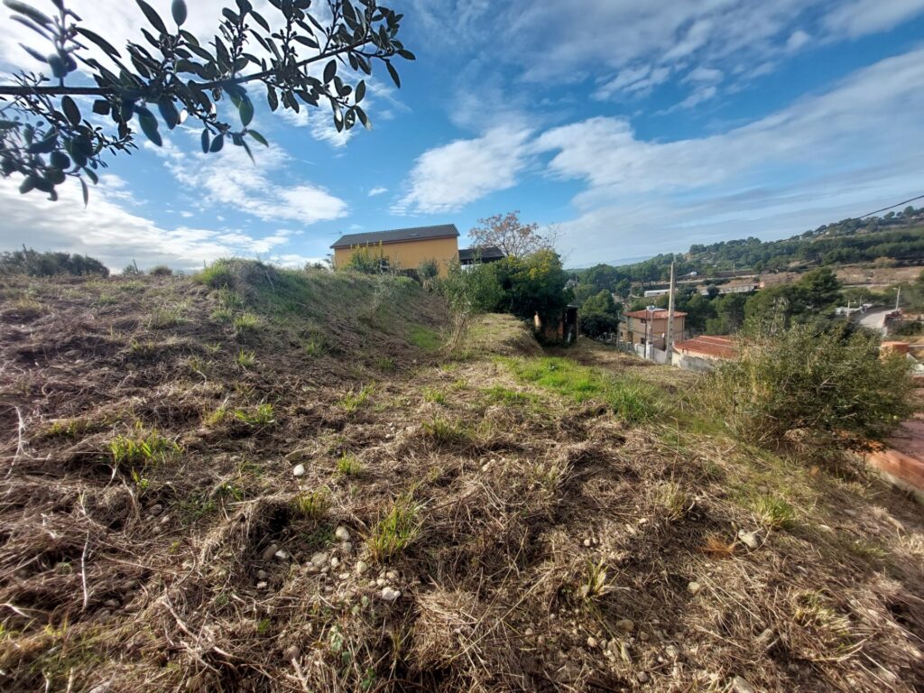 Terreny urbanitzable en venda a Rubí, 755 m2 per construir el teu projecte ideal!