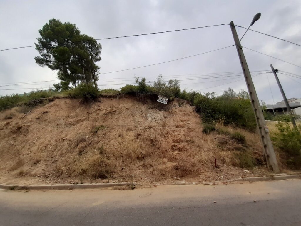 Terreny de 598 m2 a urbanització de Rubí en venda, ideal per al teu projecte!