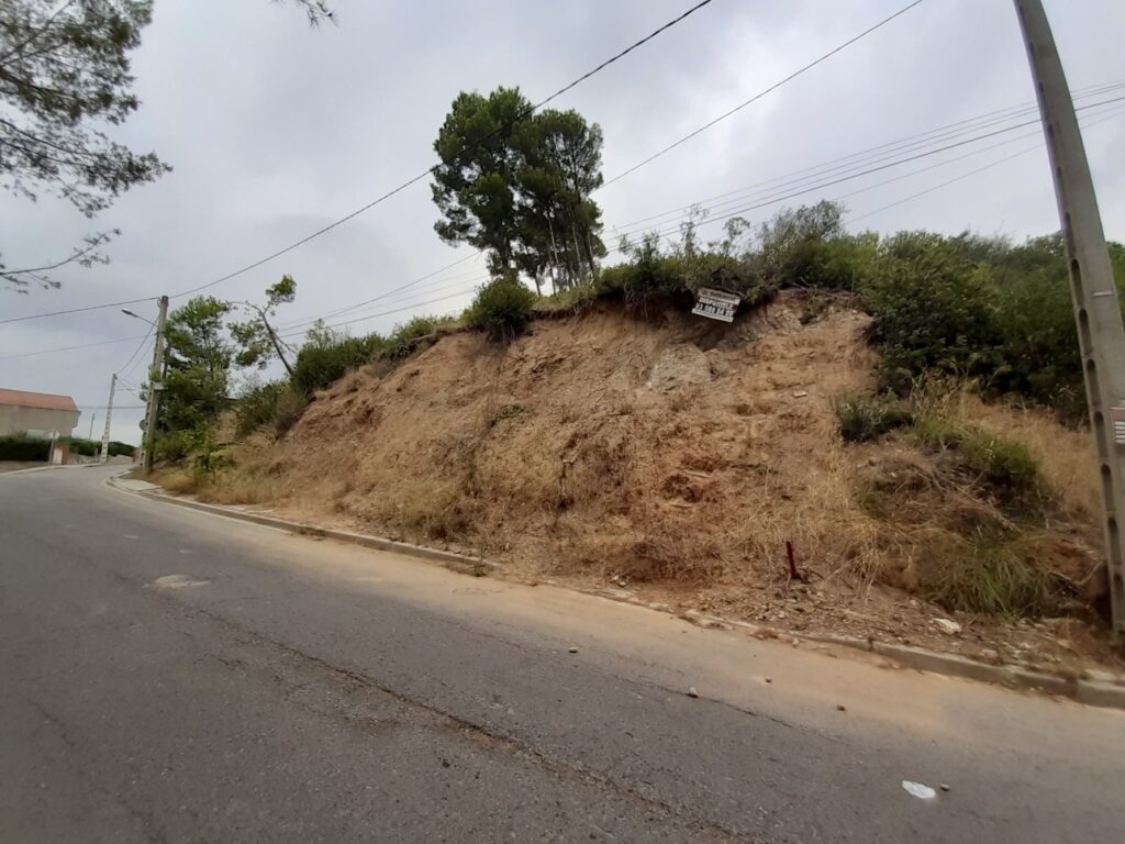 Terreny de 598 m2 a urbanització de Rubí en venda, ideal per al teu projecte!