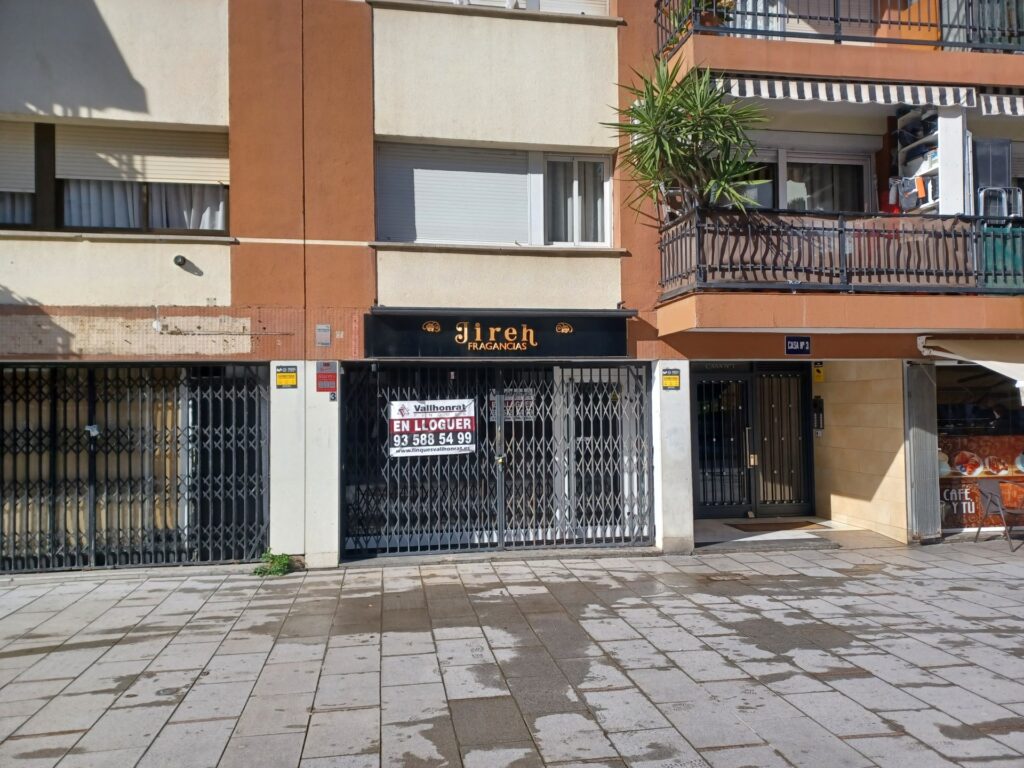 ¡Local de lloguer a la zona Les Torres, ideal per al teu negoci. Sup. 37 m2!