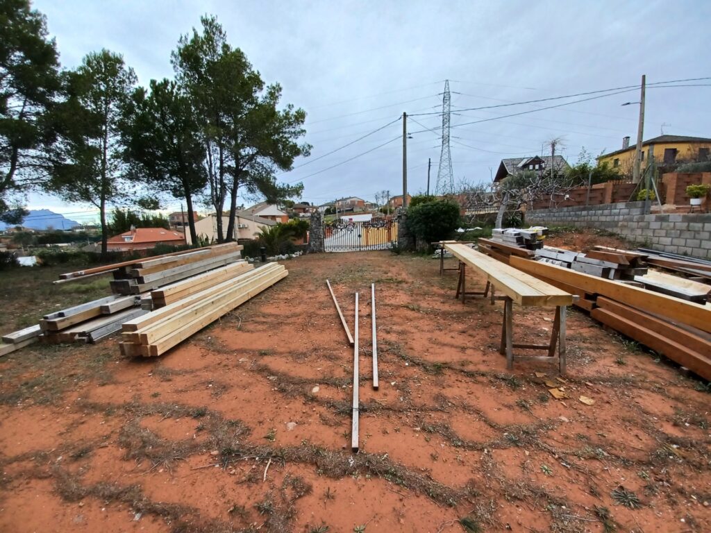 ¡Terreny edificable de 1.158 m2 en venda a Castellbisbal, ideal per al teu projecte!