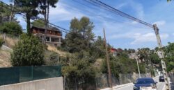 ¡SOLAR EN RUBÍ! Se encuentra disponible conjunto de dos parcelas en la tranquila urbanización de Can Mir. Una superficie de 966 m², fachada de 48 m2. es edificable, lo que brinda la posibilidad de diseñar la casa de tus sueños en un entorno apacible.