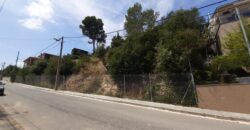 ¡SOLAR EN RUBÍ! Se encuentra disponible conjunto de dos parcelas en la tranquila urbanización de Can Mir. Una superficie de 966 m², fachada de 48 m2. es edificable, lo que brinda la posibilidad de diseñar la casa de tus sueños en un entorno apacible.