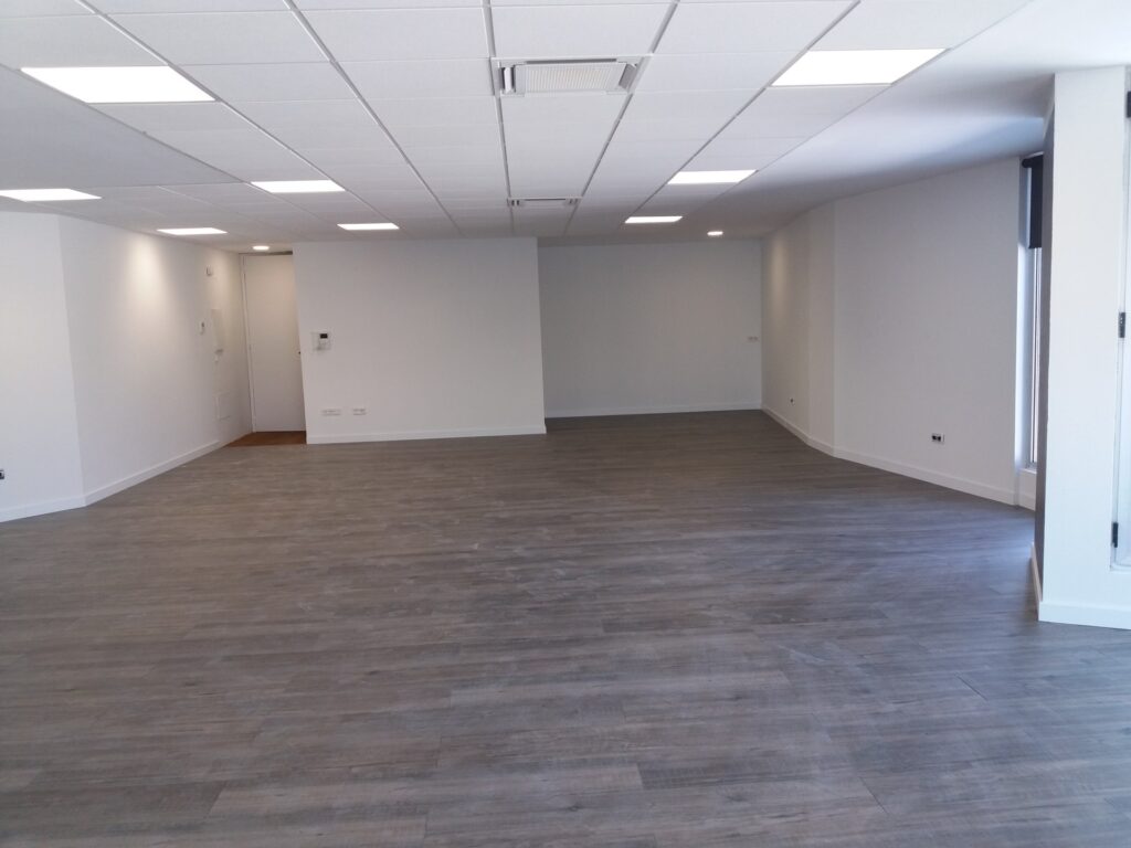 Oficina de 92m2 situada en Polígono la Bastida