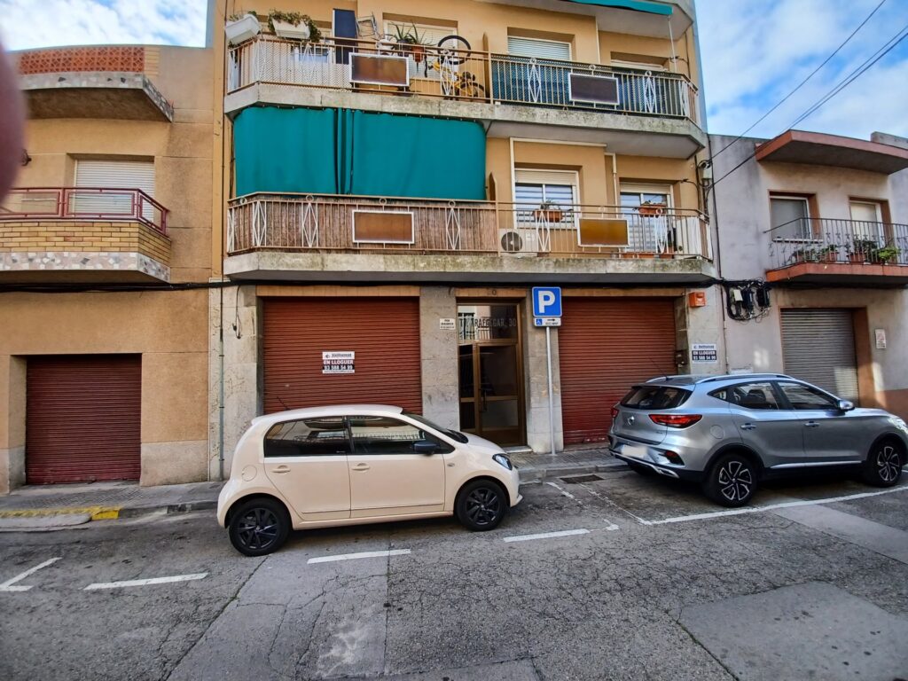 Local de lloguer de 184m2 situat a zona Serreta