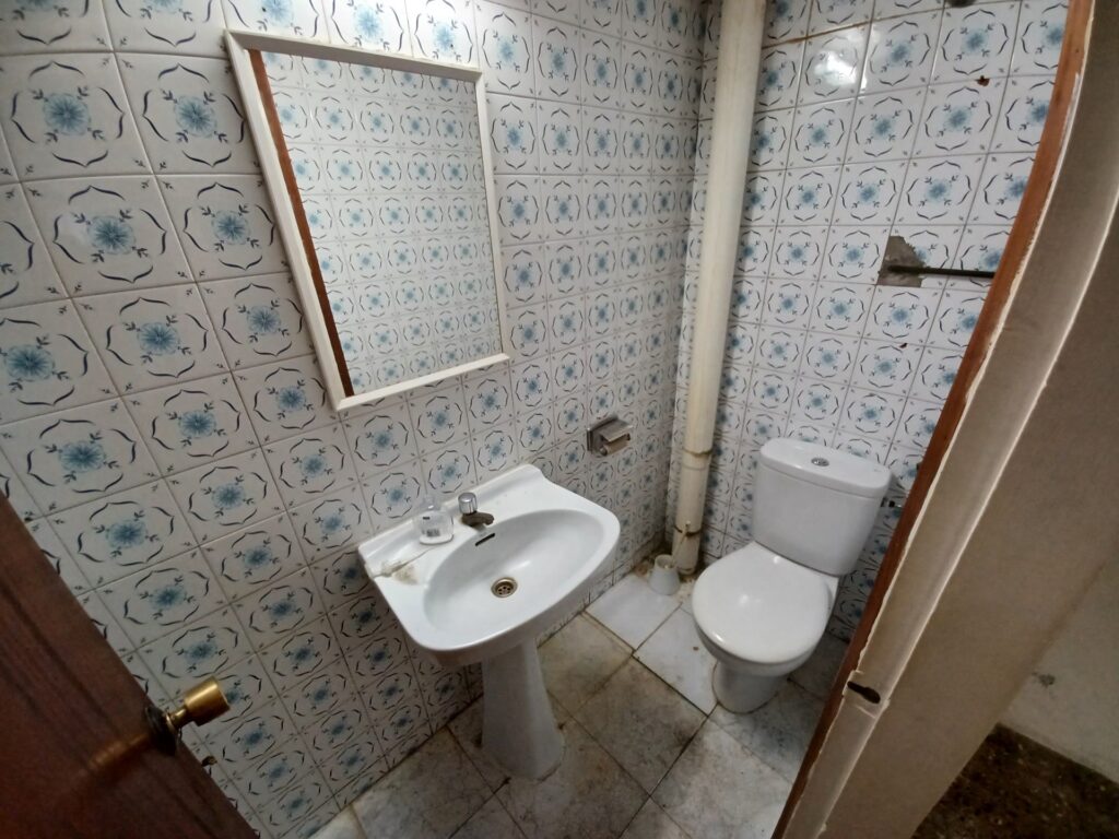 Local de lloguer de 184m2 situat a zona Serreta