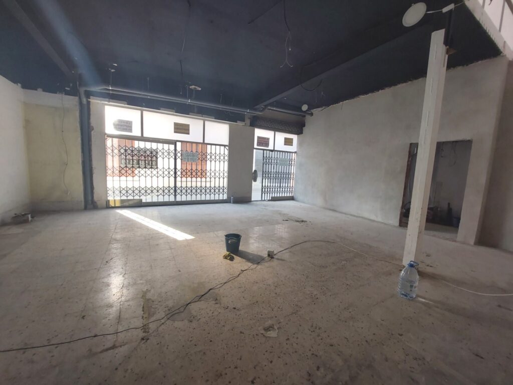 ¡Alquiler de local en el centro de Rubí!