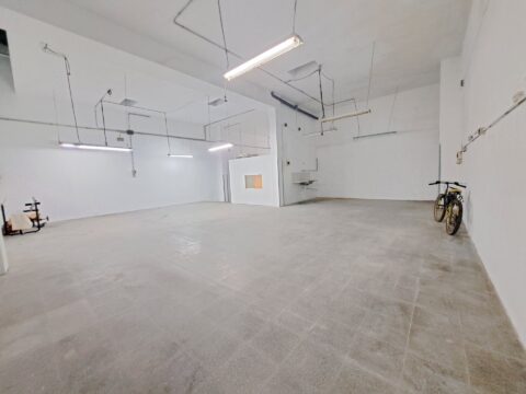 ¡Local de lloguer a Rubí, 160 m2 en planta baixa, ideal per al teu negoci!